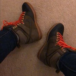 Women’s Nike dunk sneaker boot size 7